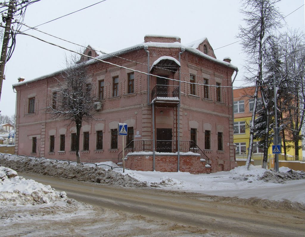 Звенигород, ул. Пролетарская, 16. "Розовый дом"