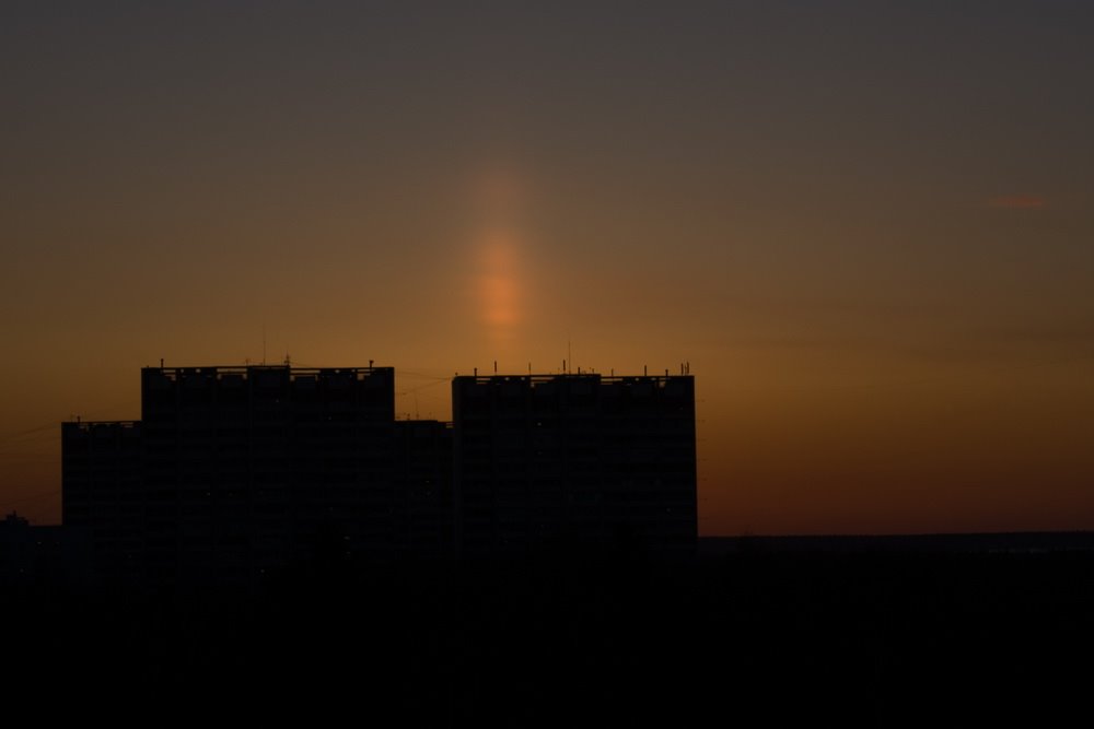 Солнечный столб (Light pillar) над Зеленоградом 08.04.2009