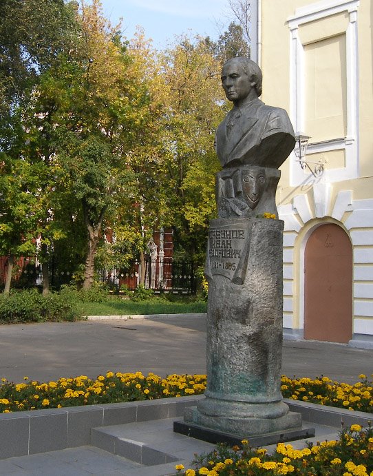 Памятник Горбунову