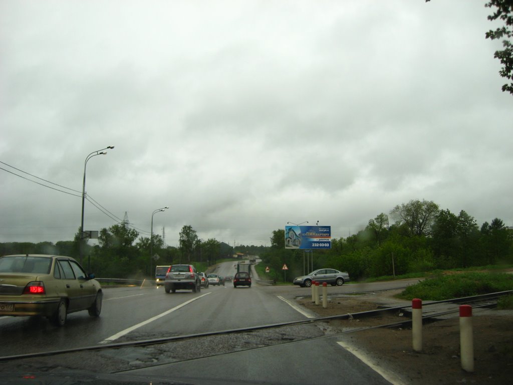 Ralroad crossing near Iksha