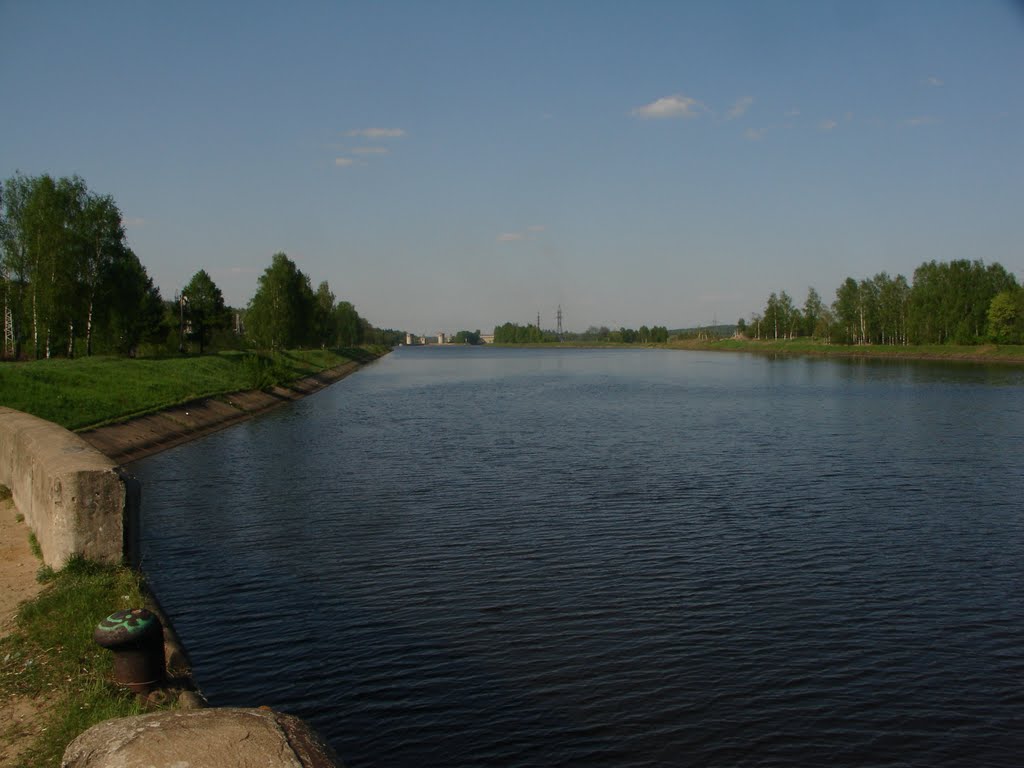 Канал имени Москвы в Икше