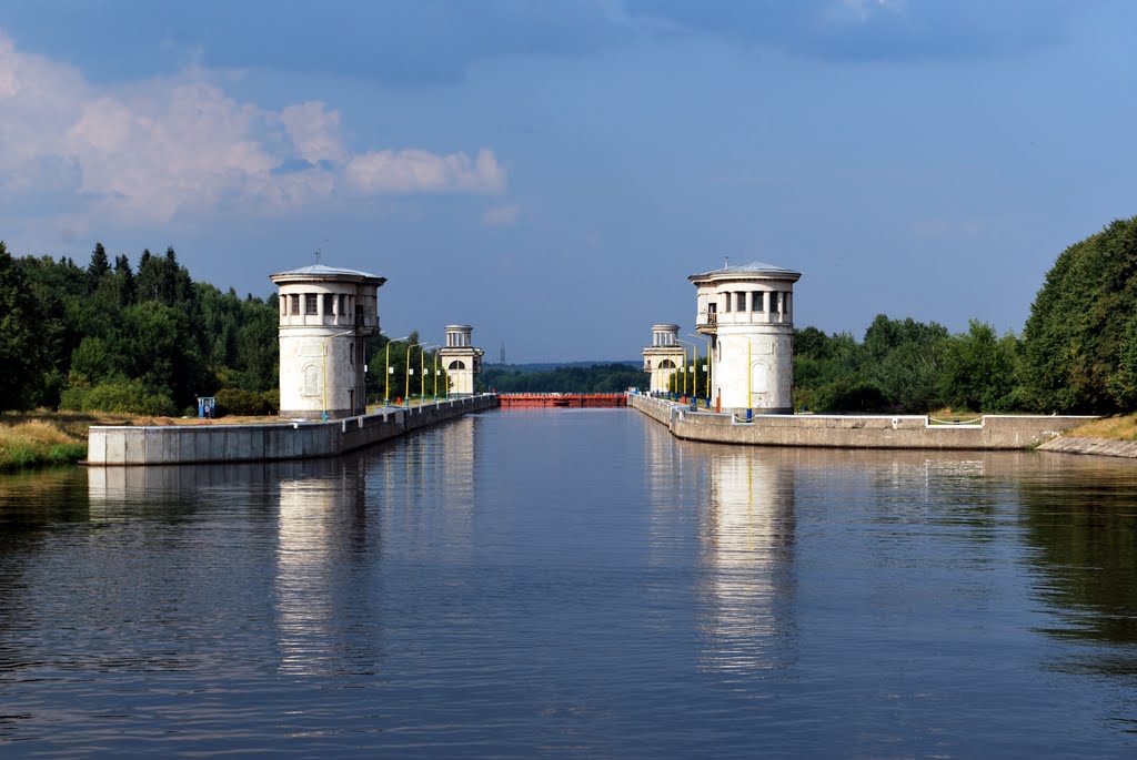 5-й шлюз Канала имени Москвы. 5-th gateway of Moscow Canal.
