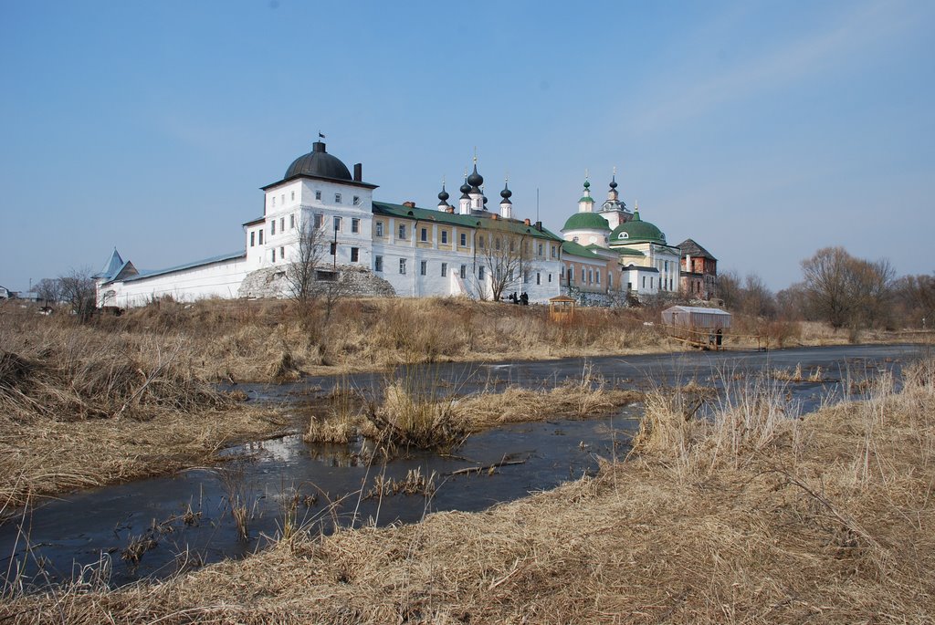 Троицкий Белопесоцкий монастырь. Вид с юго-запада