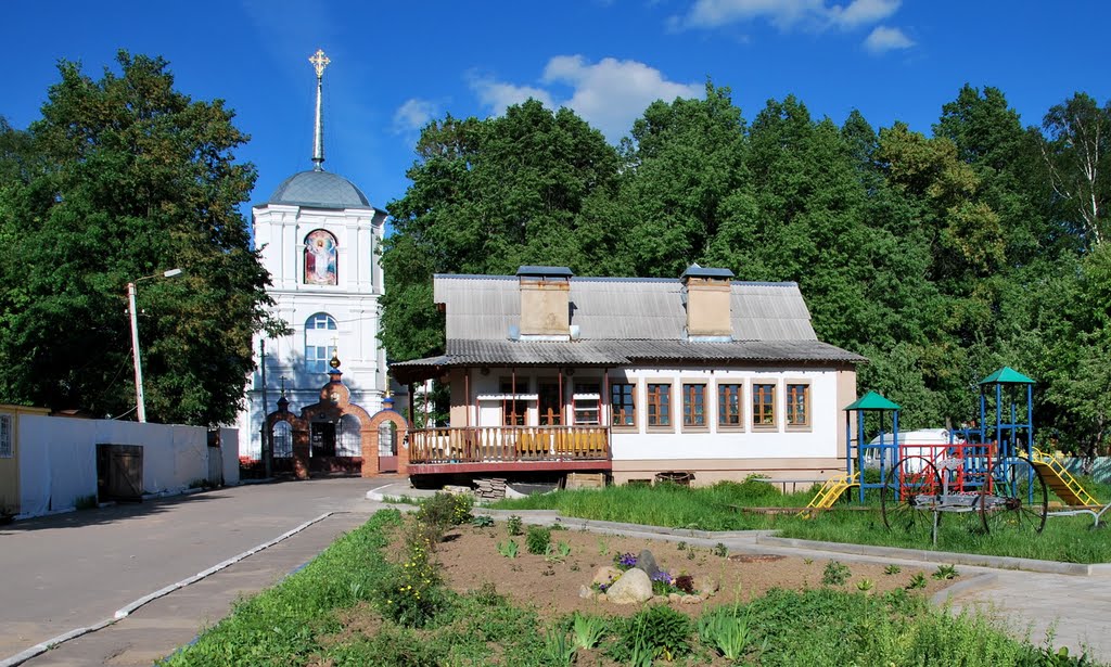Успенская церковь в Демьяново.