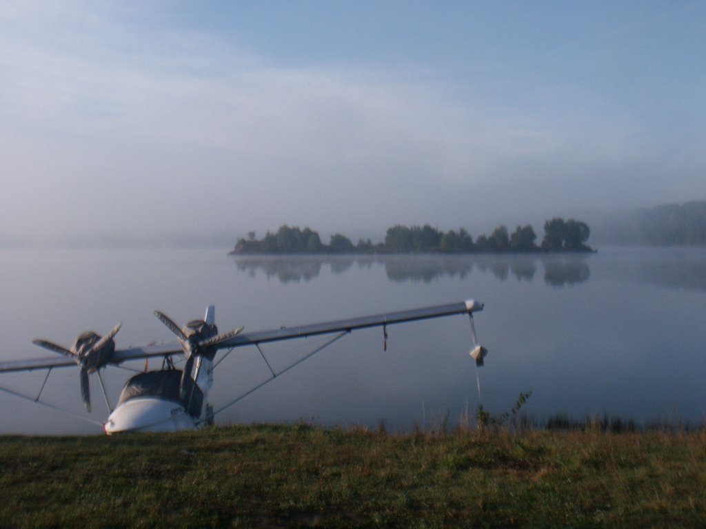 Morning on lake (near from Zhostovo)