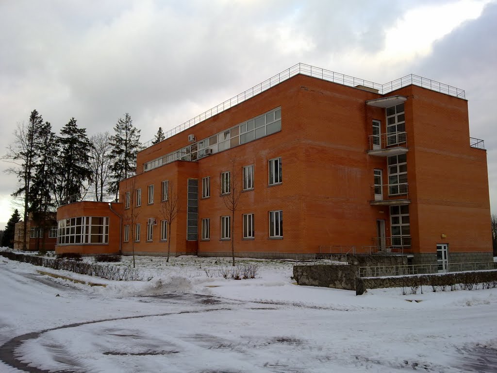 Лечебно-оздоровительный корпус санатория "Дубрава"