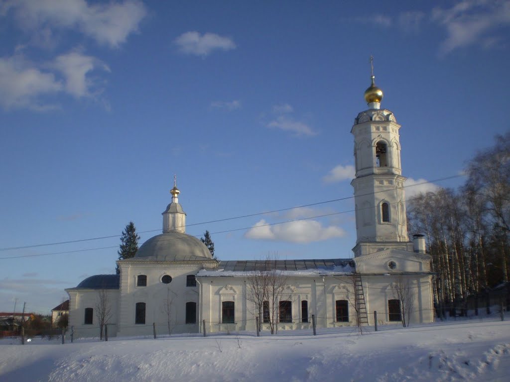 Богоявленский храм. Поселок Красный. 27 марта 2011.