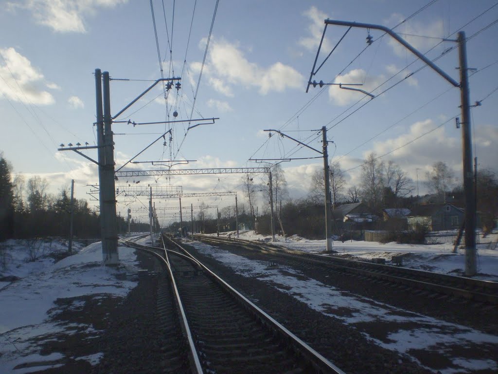 Станция Холщевики. 69 км от Москвы. 27 марта 2011.