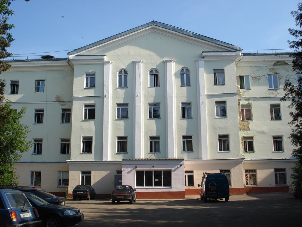 Центральный вход