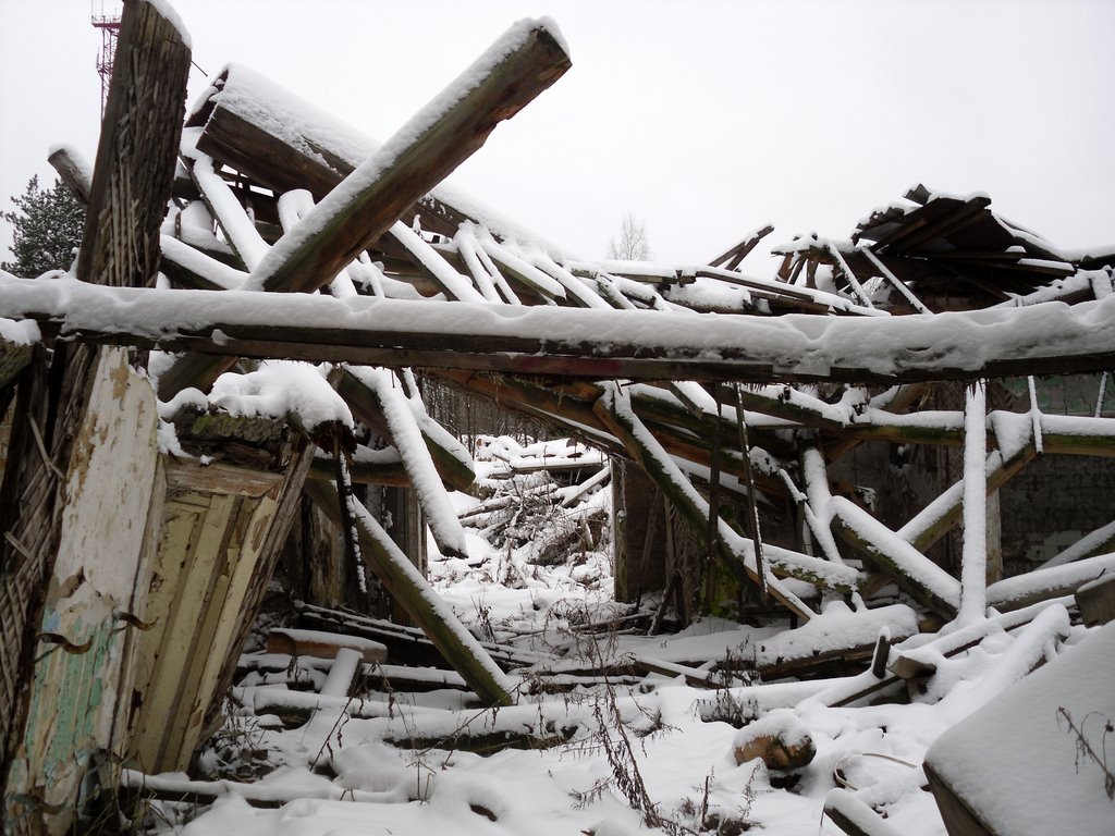 Abandoned building at Monino