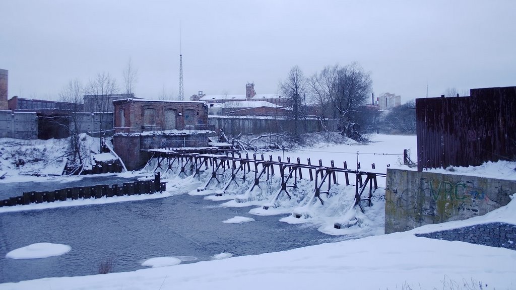 Старая плотина (2009)