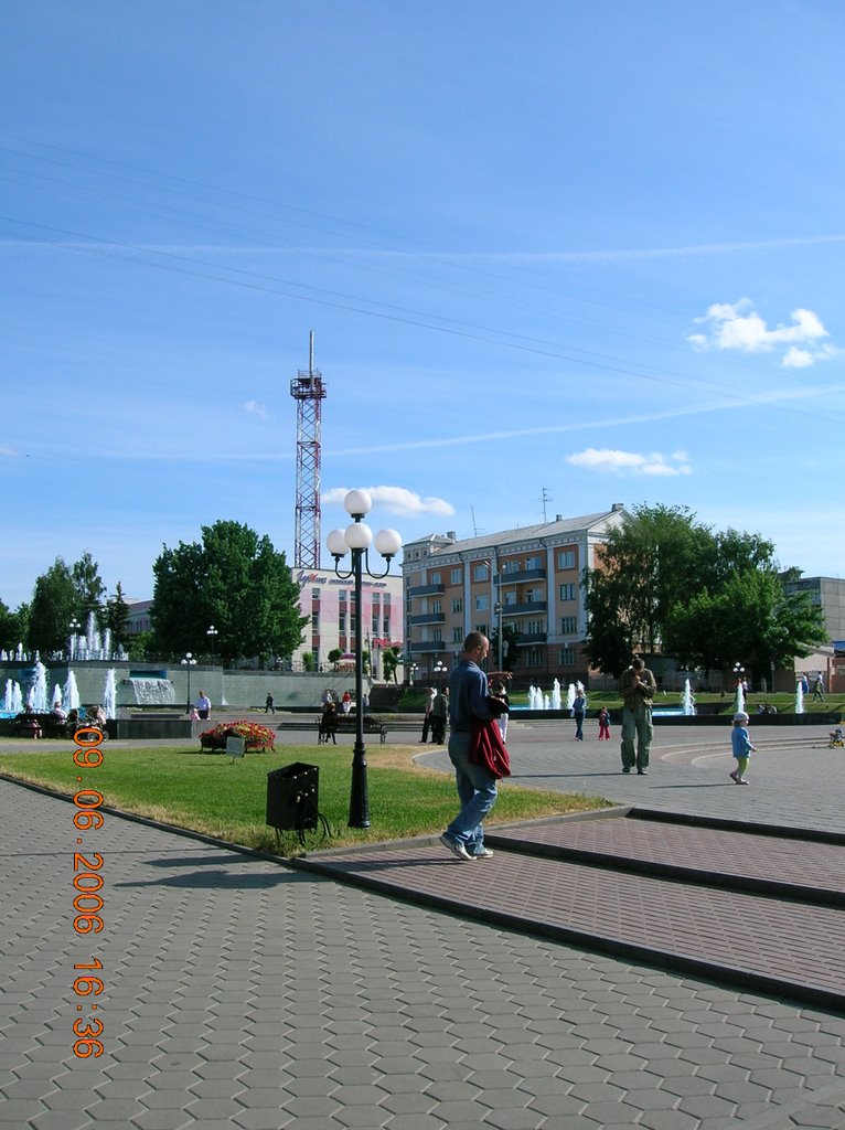 Noginsk Fountain Square in June of 2007 - Фонтанная Площадь в Ногинске в июне 2007