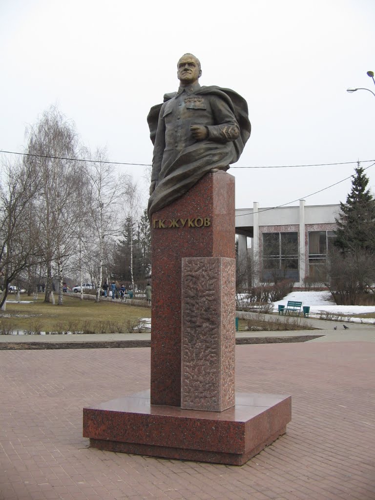 Памятник Жукову  /  Zhukov Monument