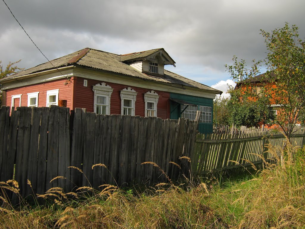 Старый дом в городе Озеры