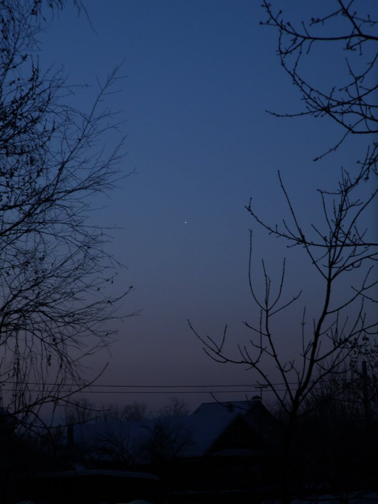 Венера (планета) над деревней Гореносово. Planet Venus over village Gorenosovo