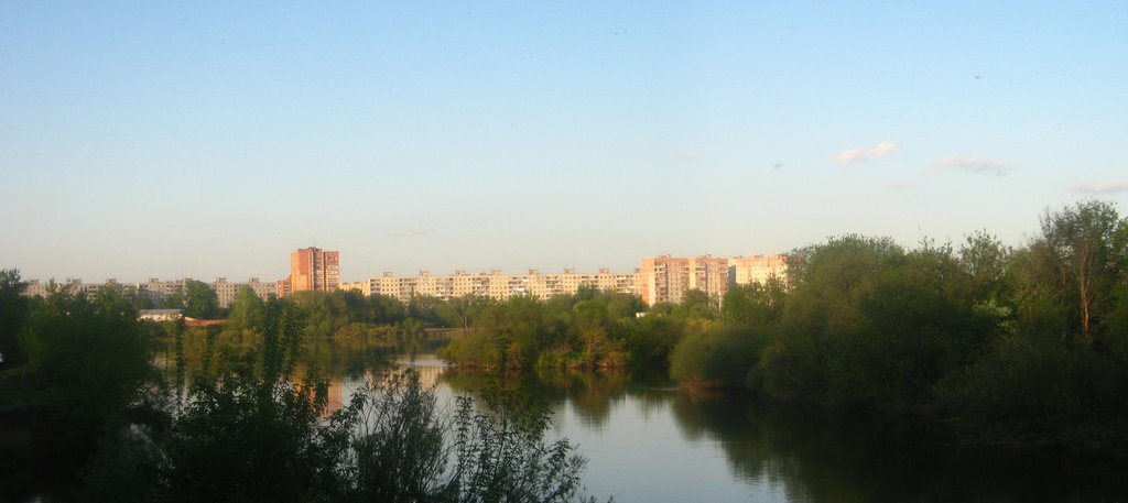 Мадонский микрорайон (вид с противоположного берега Клязьмы)