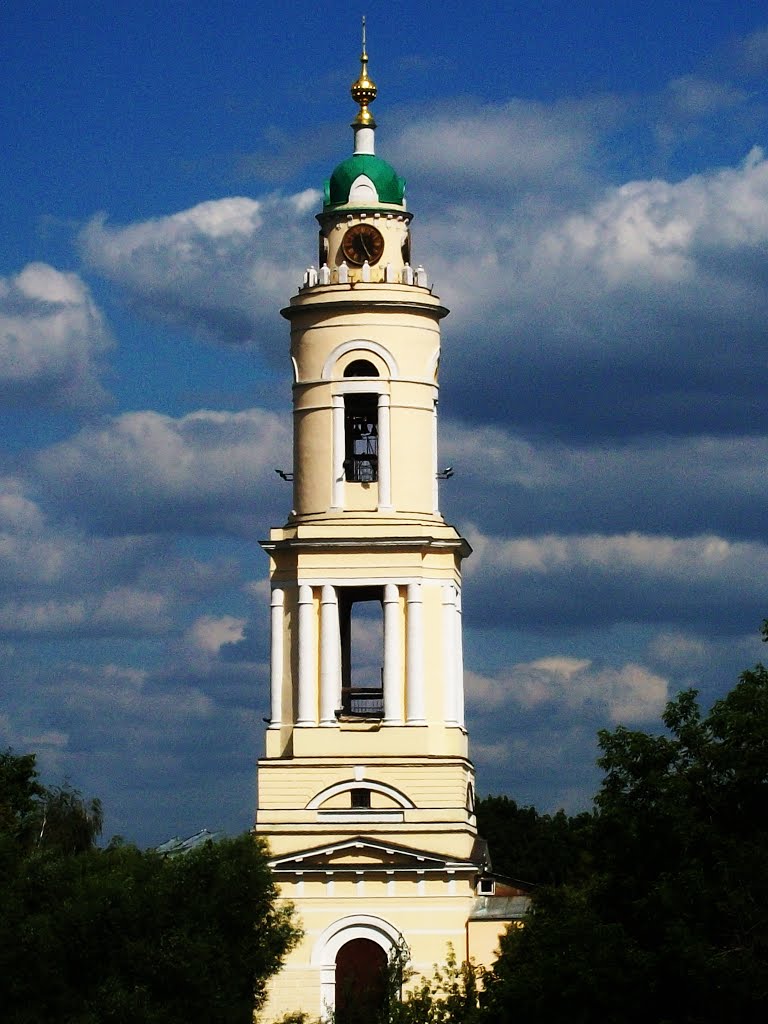 Колокольня с часами