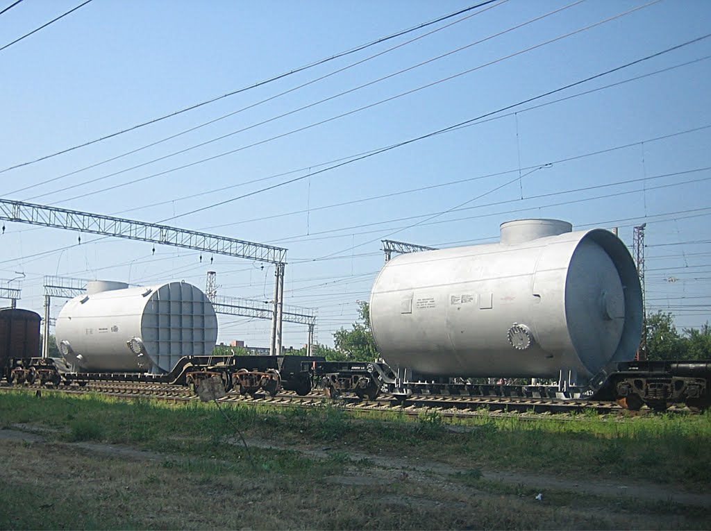 Heavy metal in Podolsk. Note the double boggies!