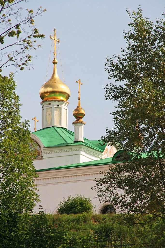 Церковь Воскресения Словущего на высоком берегу Пахры