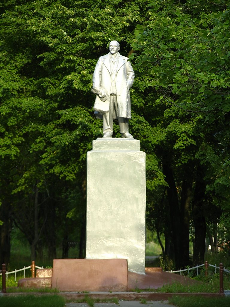 Памятник Ленину в Рошали
