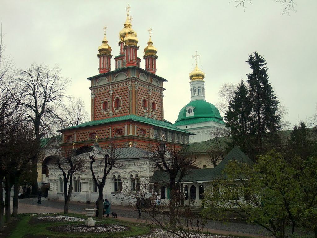 Надвратная церковь Рождества св. Иоанна Предтечи.