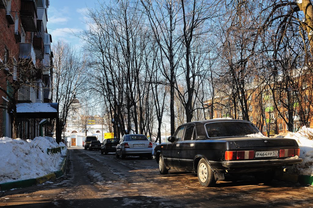 Восстановленная усадебная церковь Петра и Павла в усадьбе Петровское-Лобаново