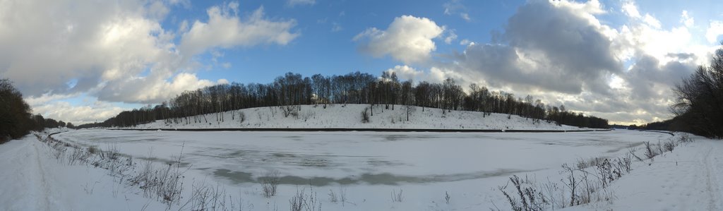 Winter panorama of Moscow Channel