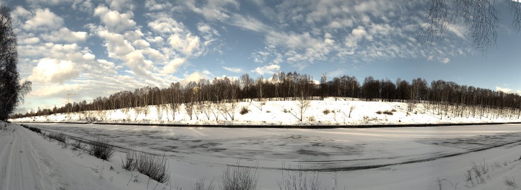 Winter panorama of Moscow Channel (HDR)