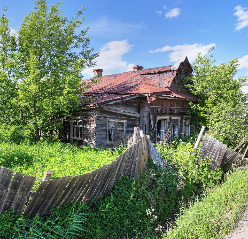 Abandoned House / Taldom, Russia