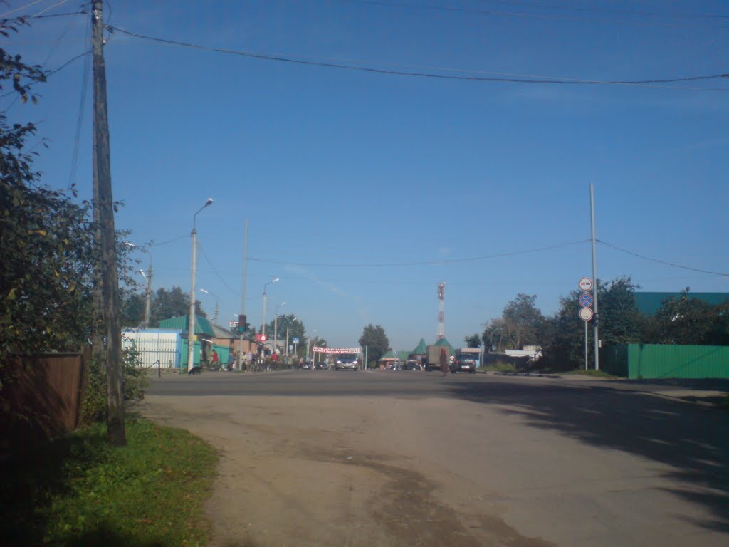 рынок со стороны жилых домов (Талдом)