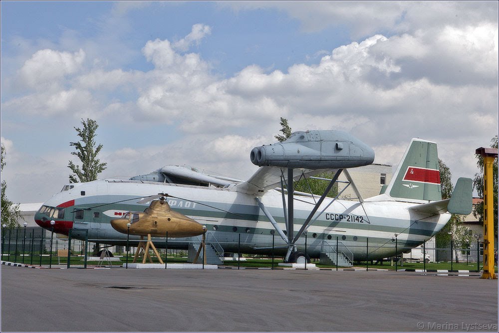 Борт № СССР-21142
