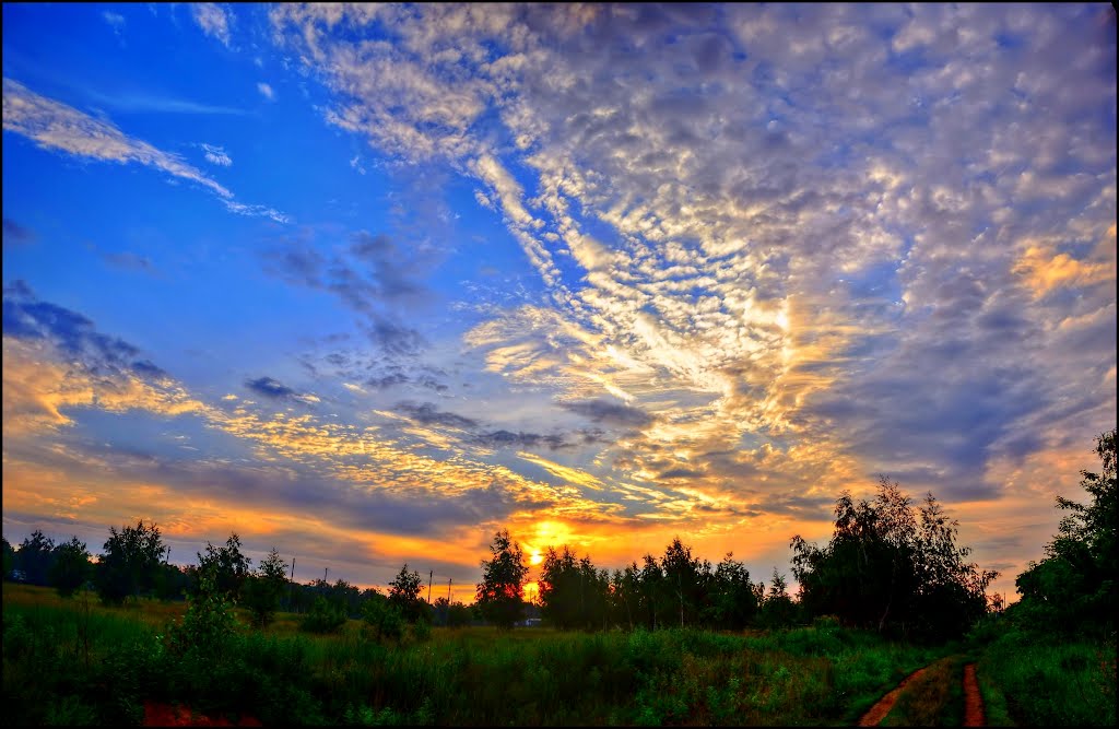 Summer sunrise in Tomilino