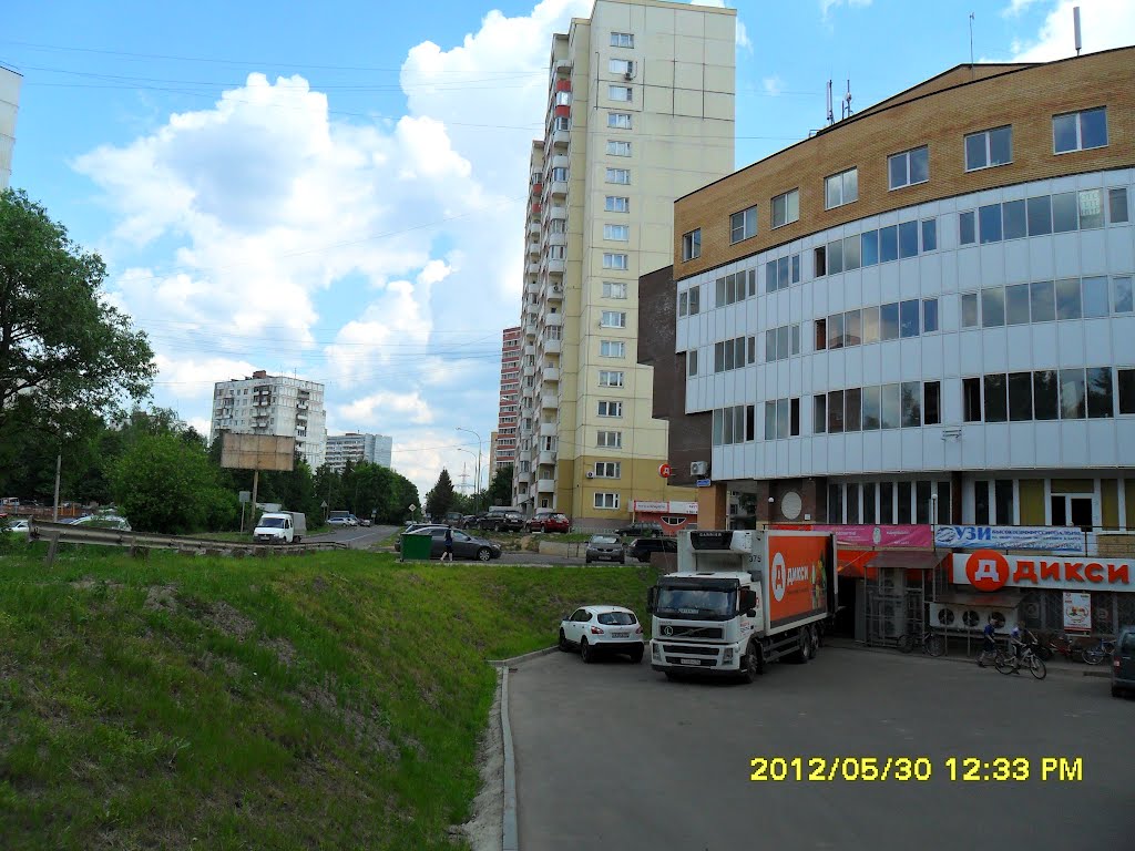 м