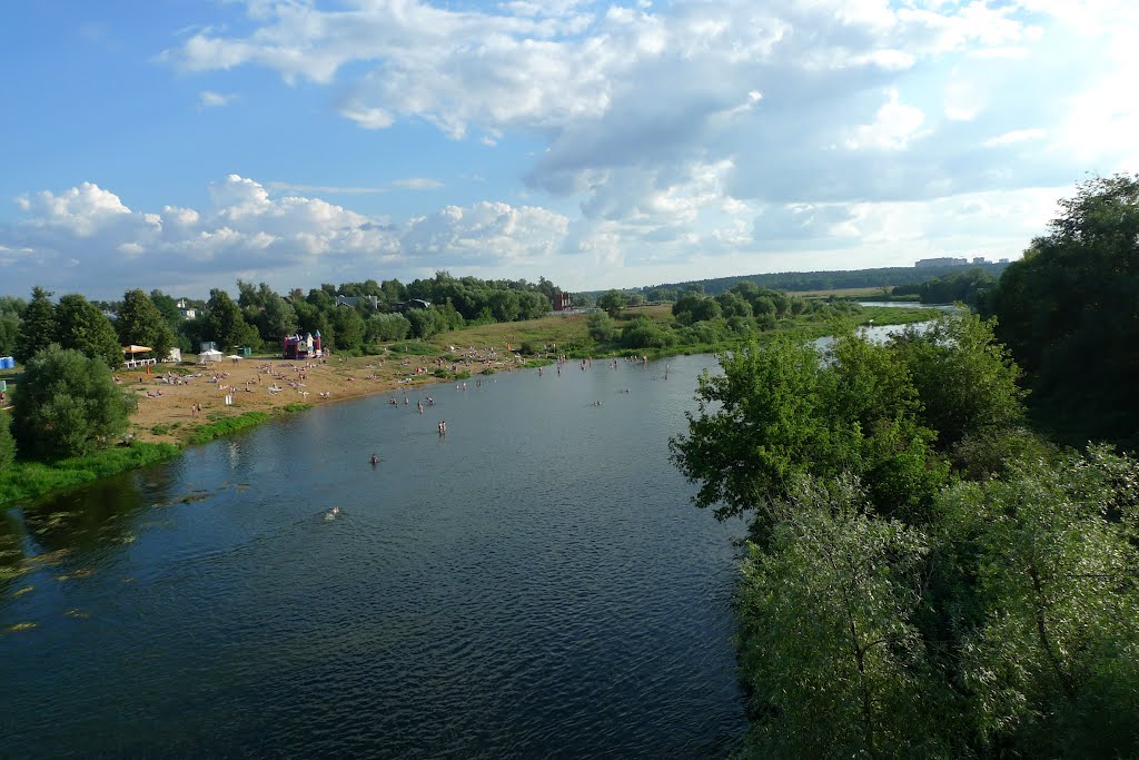 Пляж у моста