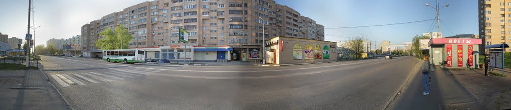 Фрязино. Утро на проспекте  Мира. Чижово. Панорама. 2011.05.12