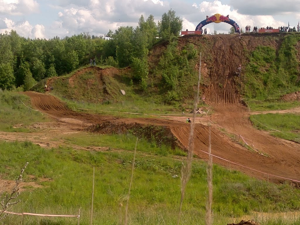 Горка на мотокроссовой трассе