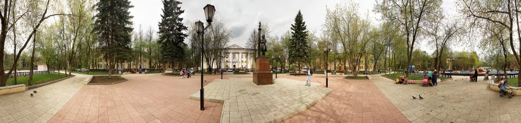 Щёлково. Памятник Пушкину у ДК 05.05.2010. Панорама 360