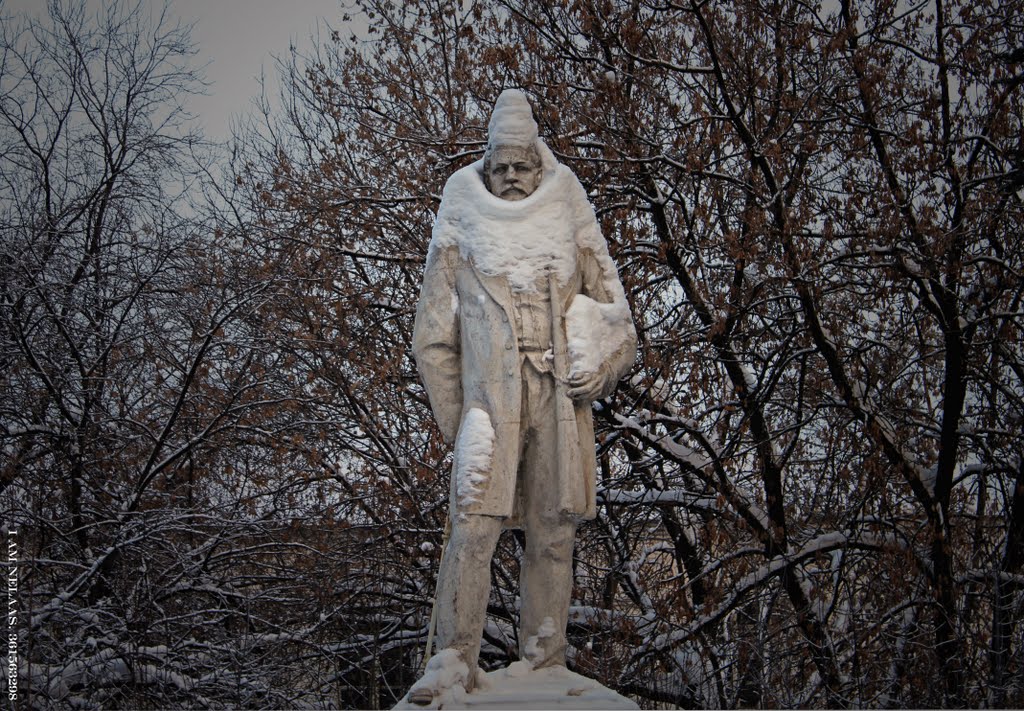 памятник Второву, основателю города.