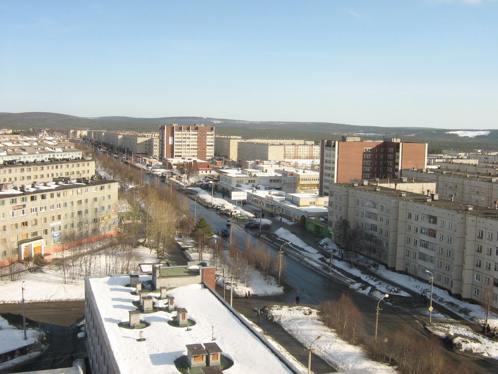 Вид на Апатиты с недостроенного корпуса больницы