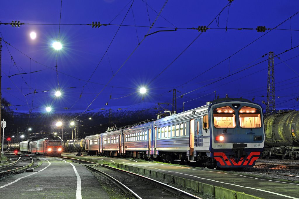 ст. Кандалакша электропоезд ЭД9М-0047