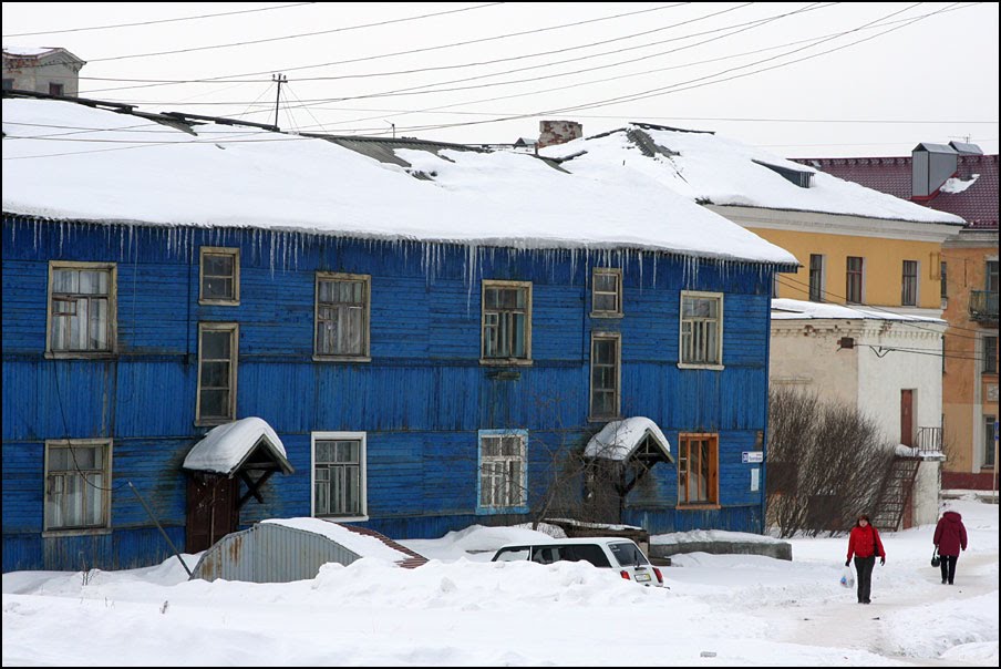 Colourful house in Kandalaksja