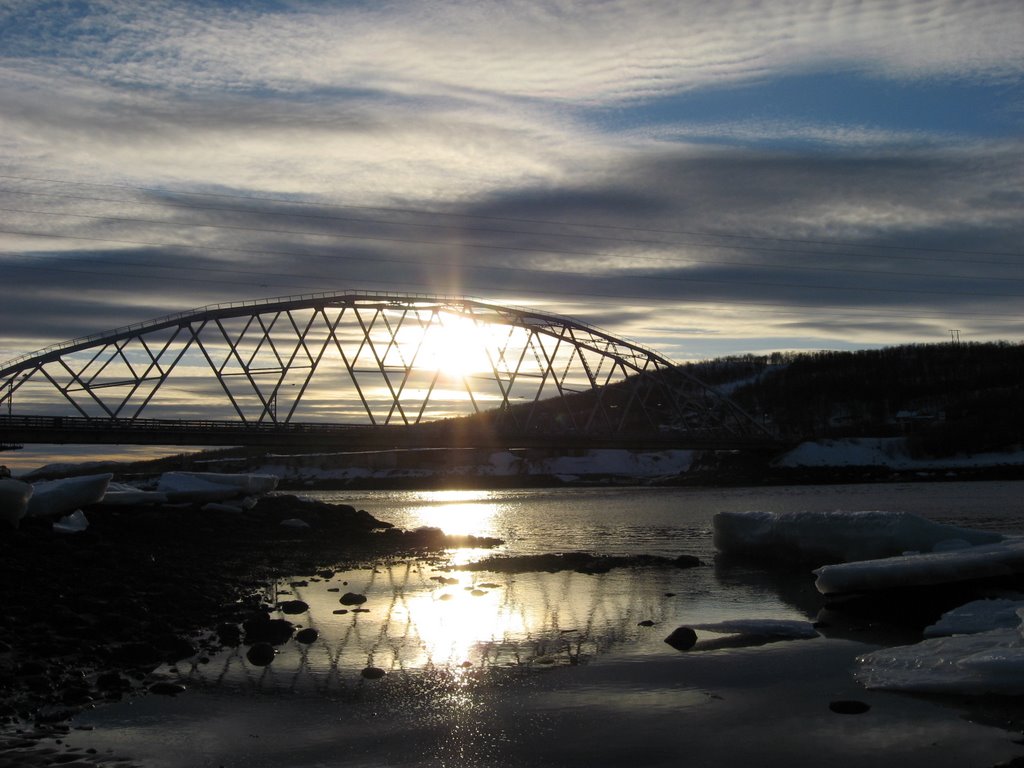 Kola, Bridge over the River Tulomu.