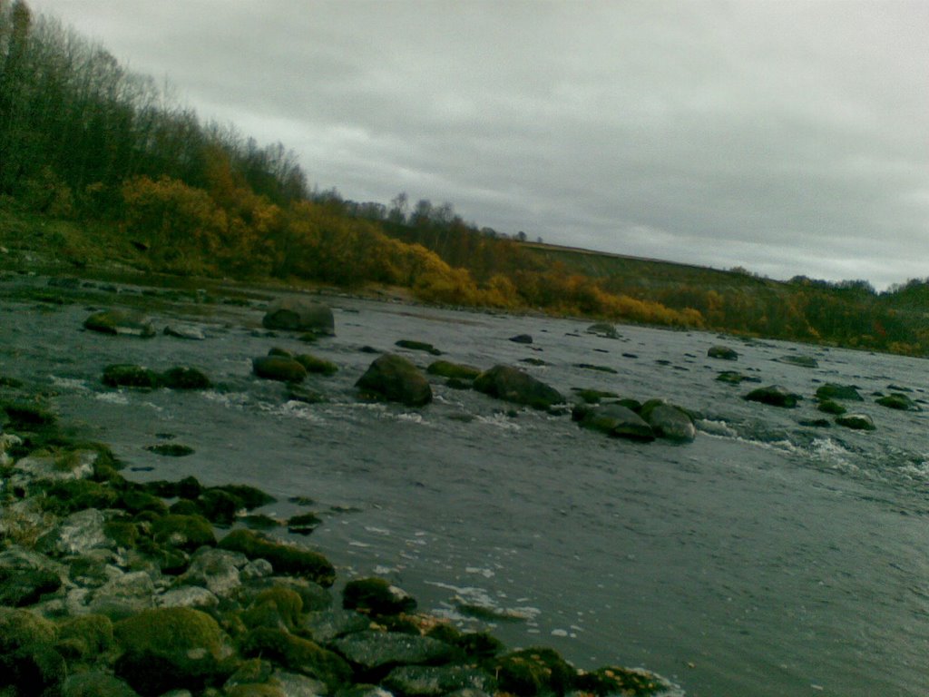 Река Кола. Осень
