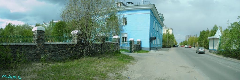 дом техники с торца
