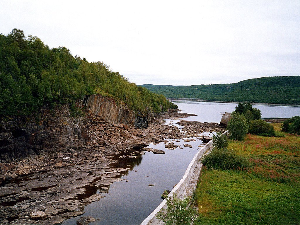 Водосброс пока закрыт
