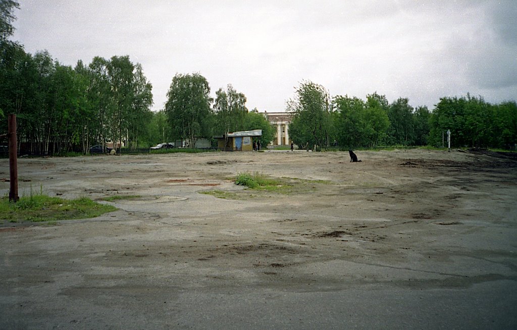 Пустырь в районе площади. 2002 г.
