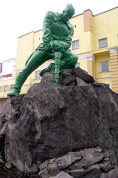 Памятник флотским строителям