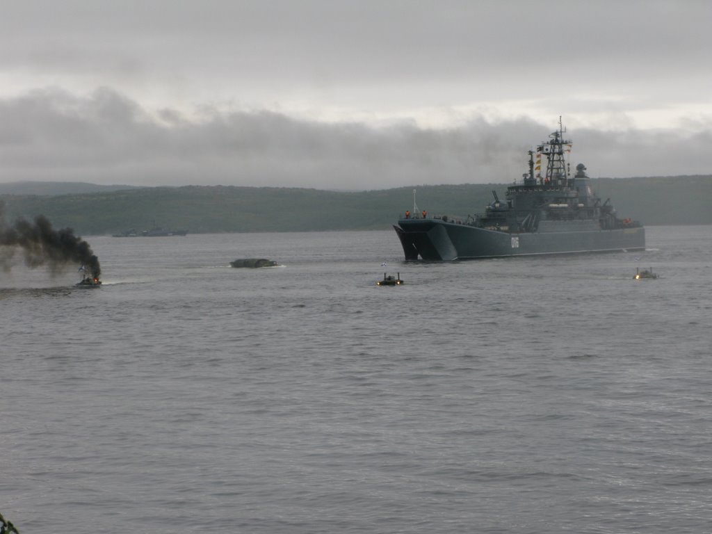 Высадка десанта с БДК, пр. 775 (26.07.2009г.)