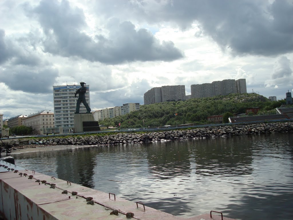 Североморск   и  "Алёша " с причала