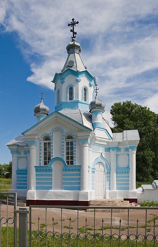 Храм Иконы Божией матери "Умиление"   г. Боровичи, Новгородская обл.